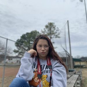 Meet your Posher, Alyssa